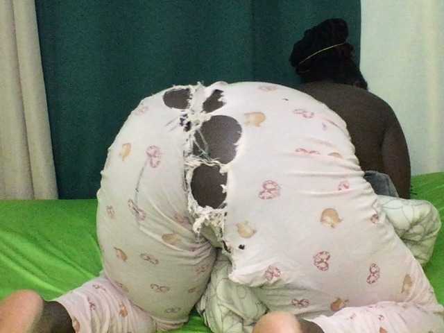 Sexxywetpussy live cam on BongaCams