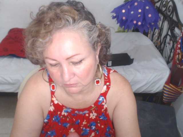 LADYQUEEN520's BongaCams show and profile