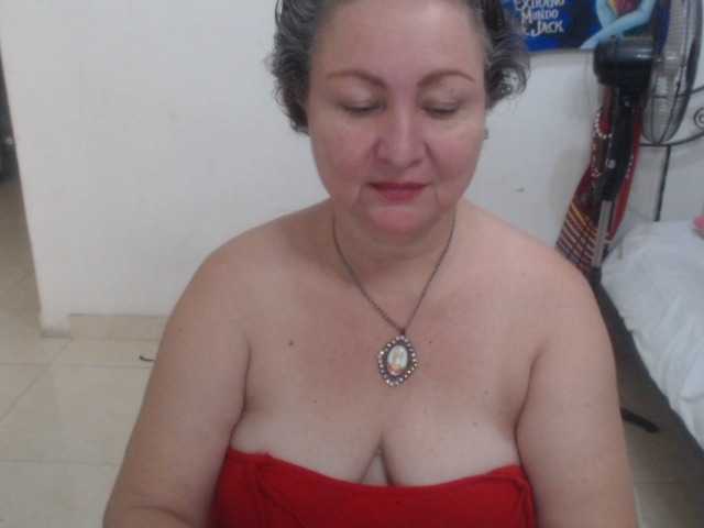 LADYQUEEN520, en directo ahora en BongaCams