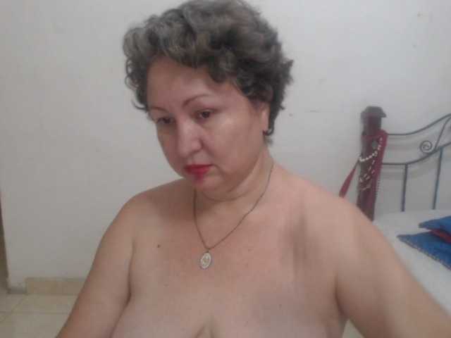 LADYQUEEN520 live cam on BongaCams