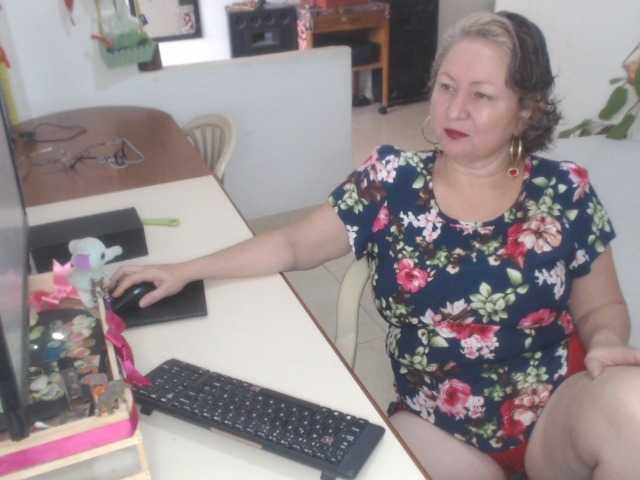 LADYQUEEN520's BongaCams show and profile