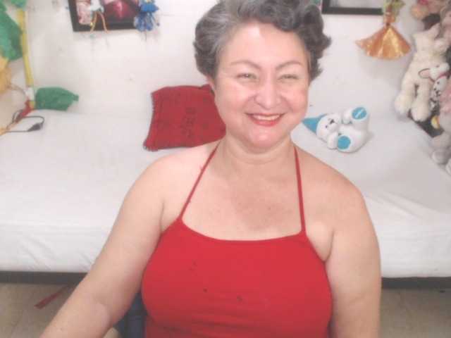 LADYQUEEN520 live cam on BongaCams