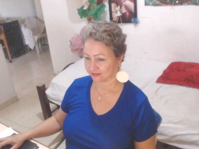 LADYQUEEN520 live cam on BongaCams