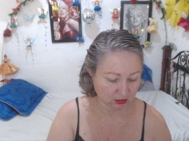 LADYQUEEN520 live cam on BongaCams