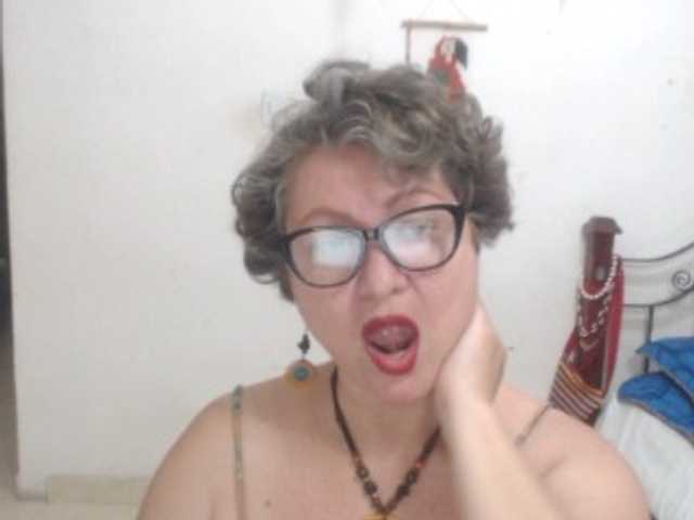 LADYQUEEN520 live cam on BongaCams
