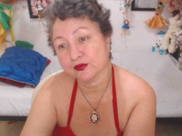 LADYQUEEN520 live cam on BongaCams