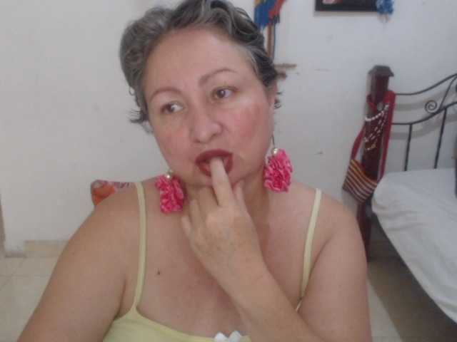 LADYQUEEN520 live cam on BongaCams