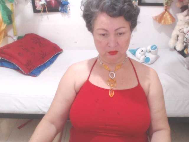 LADYQUEEN520 live cam on BongaCams