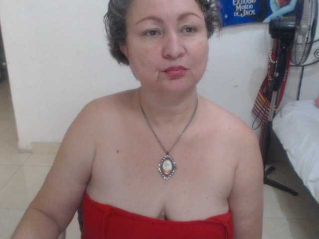LADYQUEEN520, en directo ahora en BongaCams