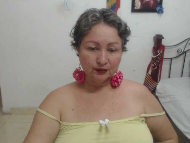 LADYQUEEN520 live cam on BongaCams