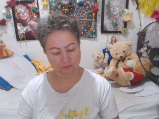 LADYQUEEN520 live cam on BongaCams