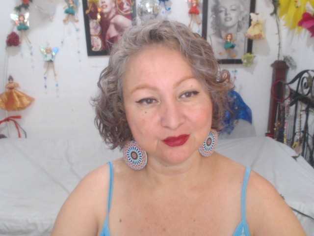 LADYQUEEN520 live cam on BongaCams