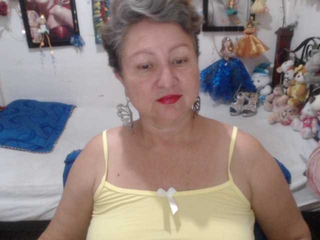 LADYQUEEN520 live cam on BongaCams