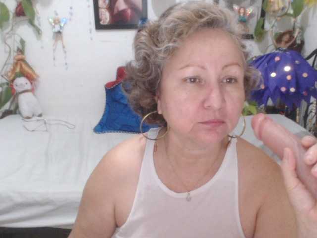 LADYQUEEN520's BongaCams show and profile