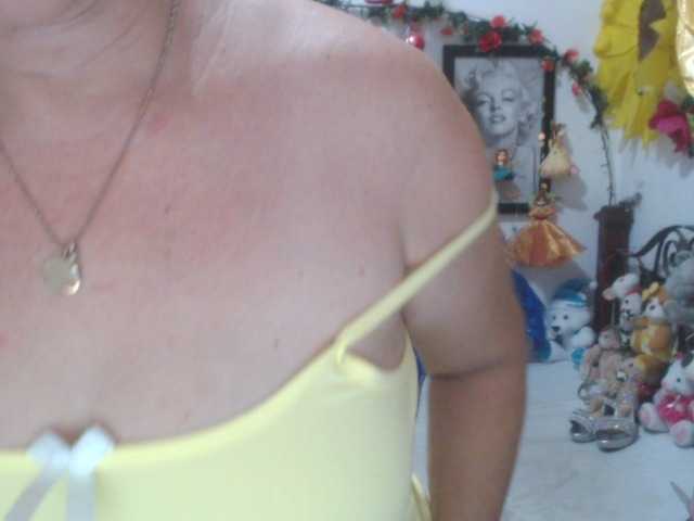 LADYQUEEN520 live cam on BongaCams