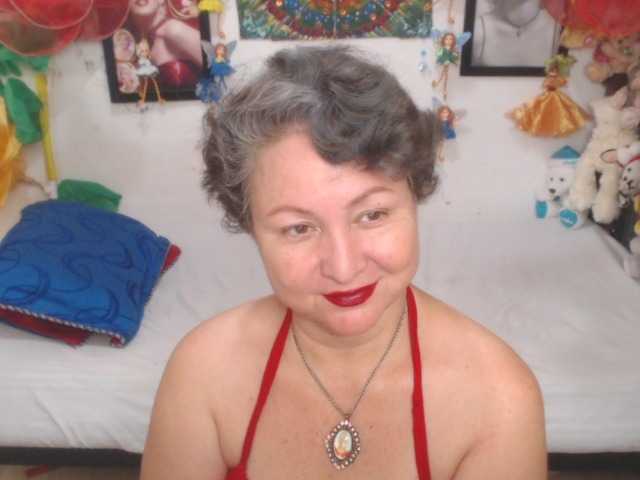 LADYQUEEN520 live cam on BongaCams