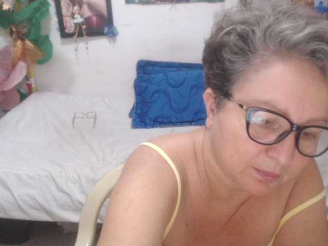 LADYQUEEN520 live cam on BongaCams