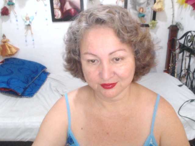 LADYQUEEN520 live cam on BongaCams
