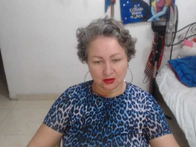 LADYQUEEN520 live cam on BongaCams