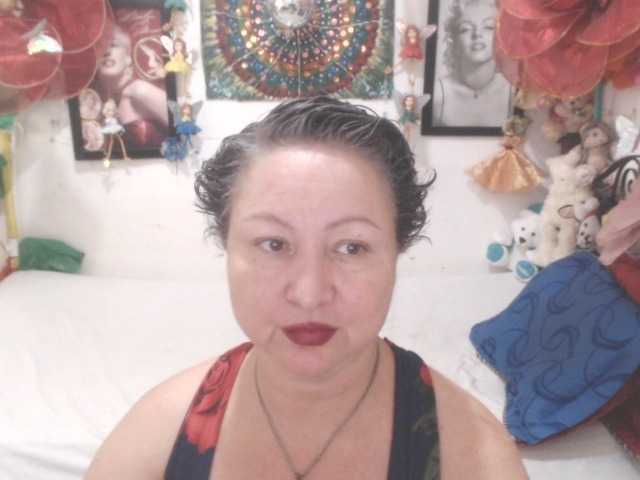 LADYQUEEN520 live cam on BongaCams