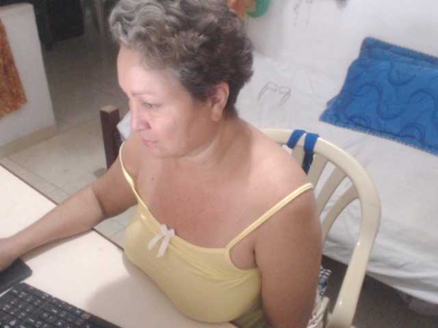 LADYQUEEN520 live cam on BongaCams