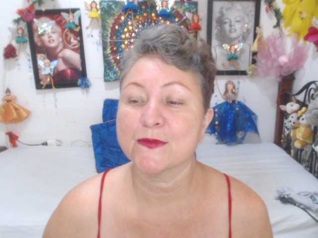 LADYQUEEN520 live cam on BongaCams
