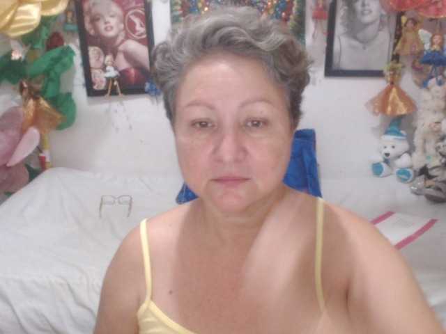 LADYQUEEN520 live cam on BongaCams