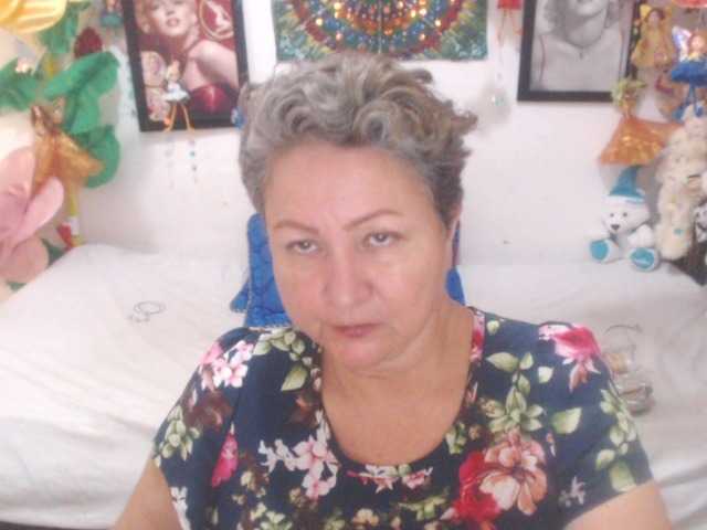 LADYQUEEN520 live cam on BongaCams