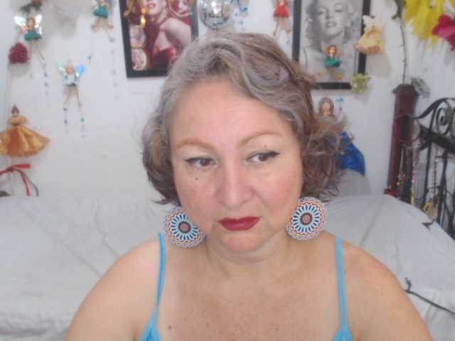 LADYQUEEN520 live cam on BongaCams