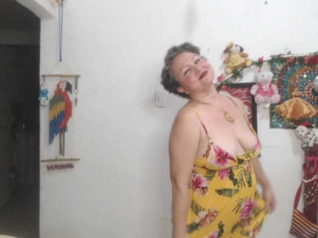 LADYQUEEN520 live cam preview