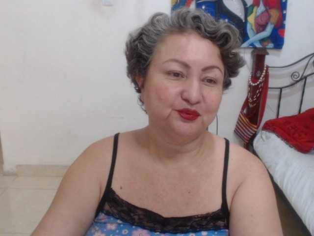 LADYQUEEN520 live cam on BongaCams