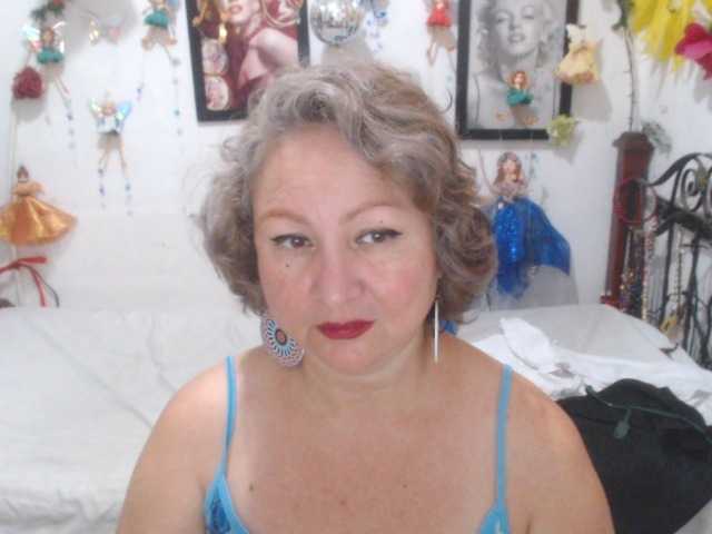 LADYQUEEN520 live cam on BongaCams