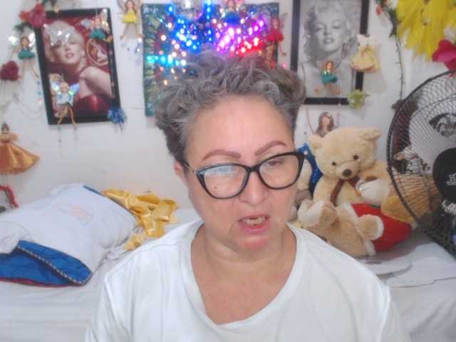 LADYQUEEN520 live cam