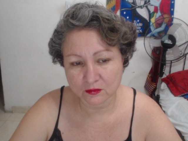 LADYQUEEN520 live cam on BongaCams