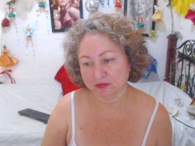 LADYQUEEN520 live cam on BongaCams