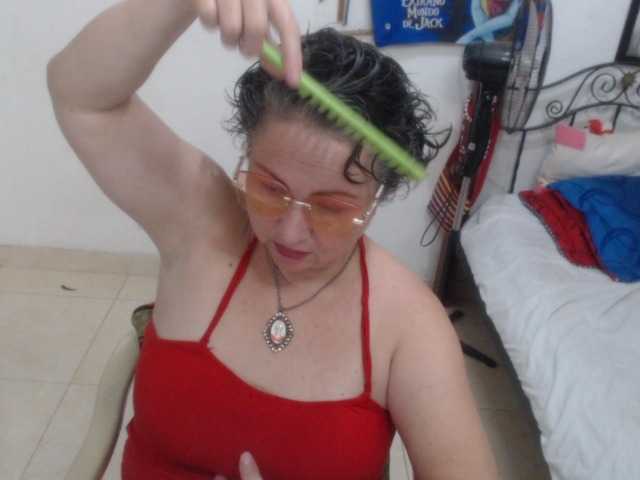 LADYQUEEN520, en directo ahora en BongaCams