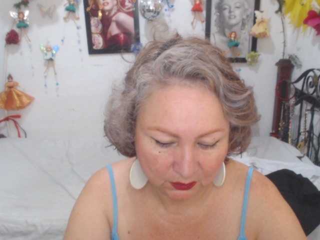 LADYQUEEN520 live cam on BongaCams