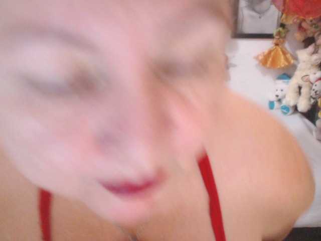LADYQUEEN520 live cam on BongaCams