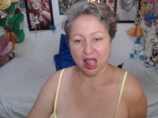 LADYQUEEN520 live cam on BongaCams
