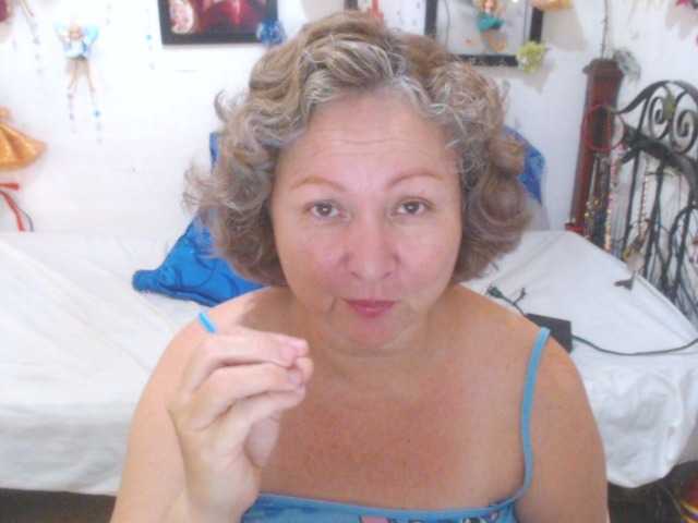 LADYQUEEN520 live cam on BongaCams