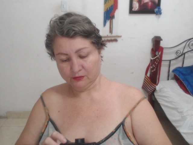 LADYQUEEN520 live cam on BongaCams