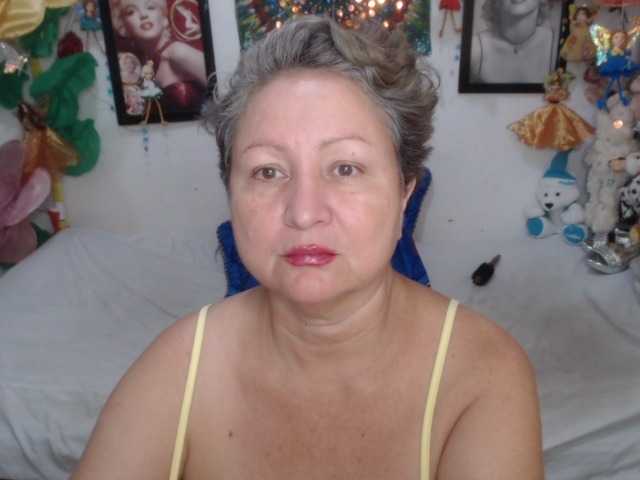LADYQUEEN520 live cam on BongaCams