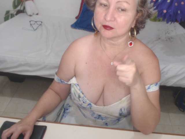 LADYQUEEN520's BongaCams show and profile