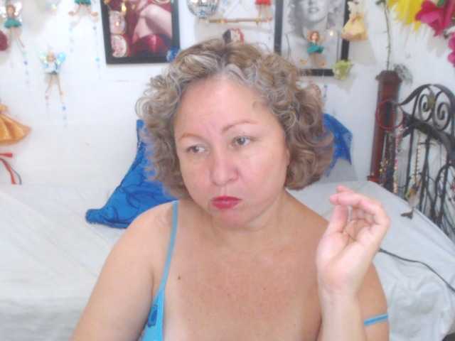 LADYQUEEN520 live cam on BongaCams