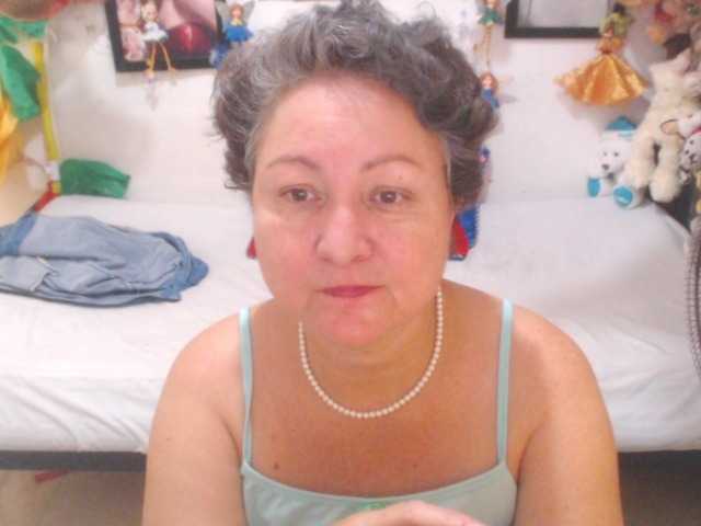 LADYQUEEN520 live cam on BongaCams