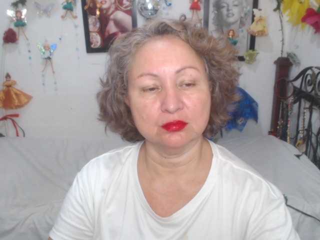 LADYQUEEN520 live cam on BongaCams