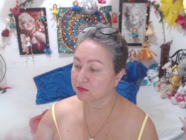LADYQUEEN520 live cam on BongaCams