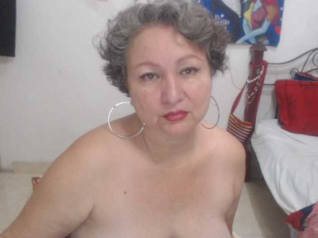 LADYQUEEN520 live cam on BongaCams
