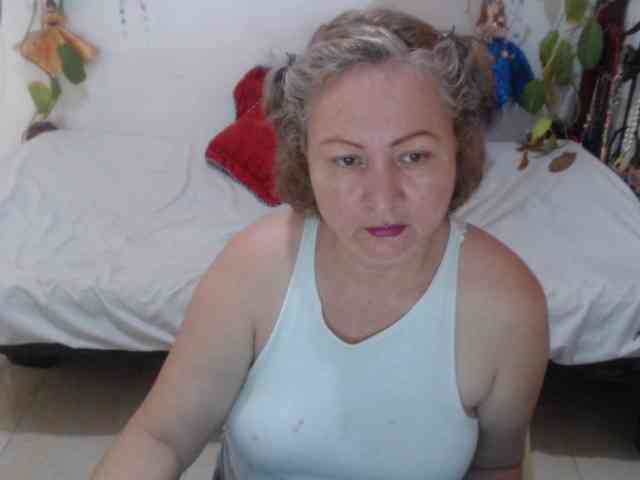 LADYQUEEN520 webcam