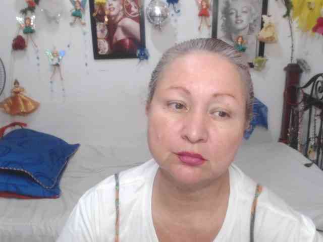 LADYQUEEN520 webcam